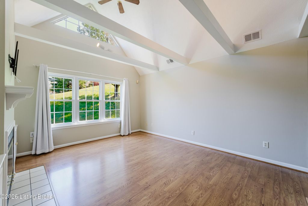 Photo of 4464 Southbridge Ct, Louisville, KY 40272 (MLS # 1713981)