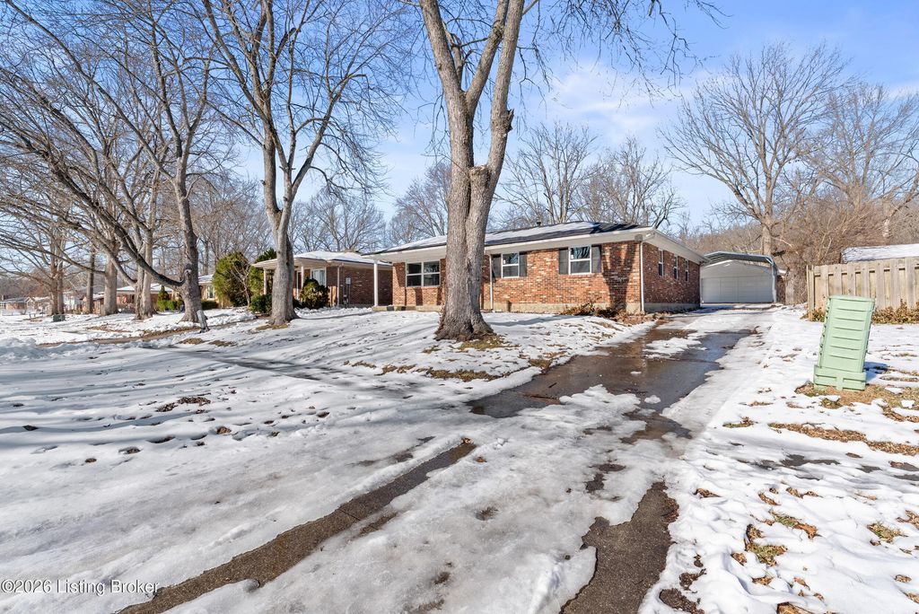 Photo of 803 Flicker Rd, Louisville, KY 40214 (MLS # 1708727)