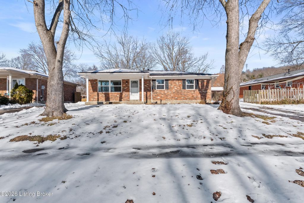 Photo of 803 Flicker Rd, Louisville, KY 40214 (MLS # 1708727)