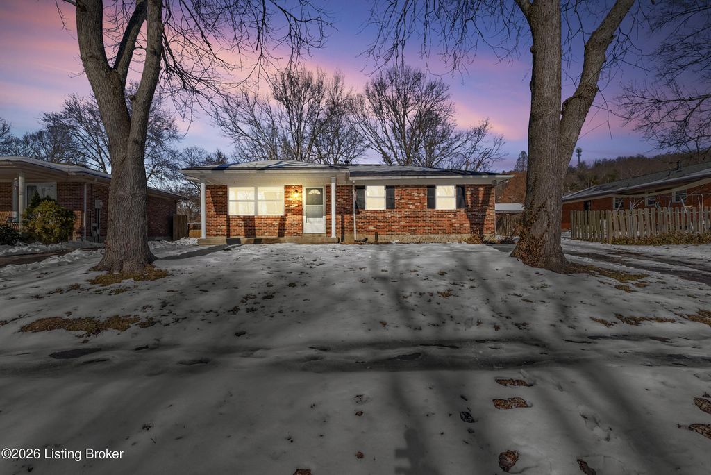 Photo of 803 Flicker Rd, Louisville, KY 40214 (MLS # 1708727)