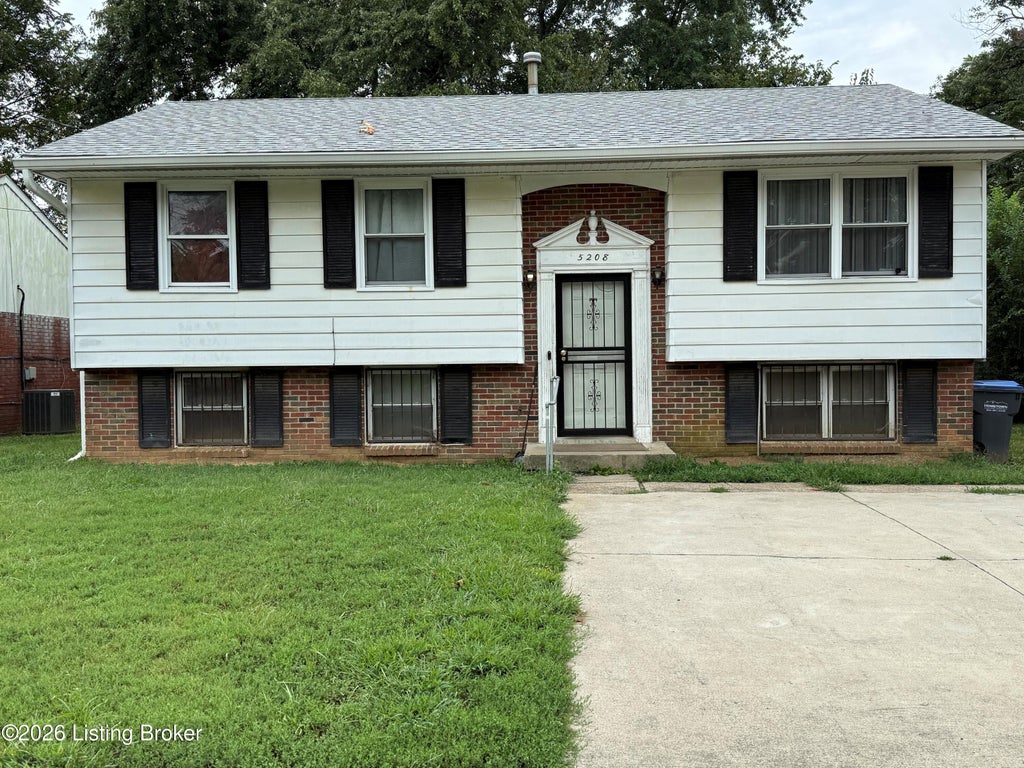 Photo of 5208 Rosette Blvd, Louisville, KY 40218 (MLS # 1732483)