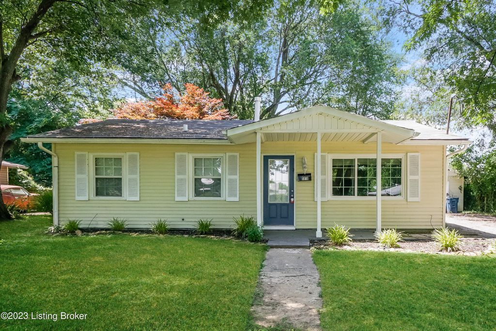 Photo of 5810 Alanadale Dr, Louisville, KY 40272 (MLS # 1705157)