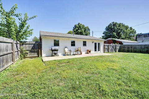 Tiny photo for 323 Meadowood Rd, Louisville, KY 40229 (MLS # 1730967)