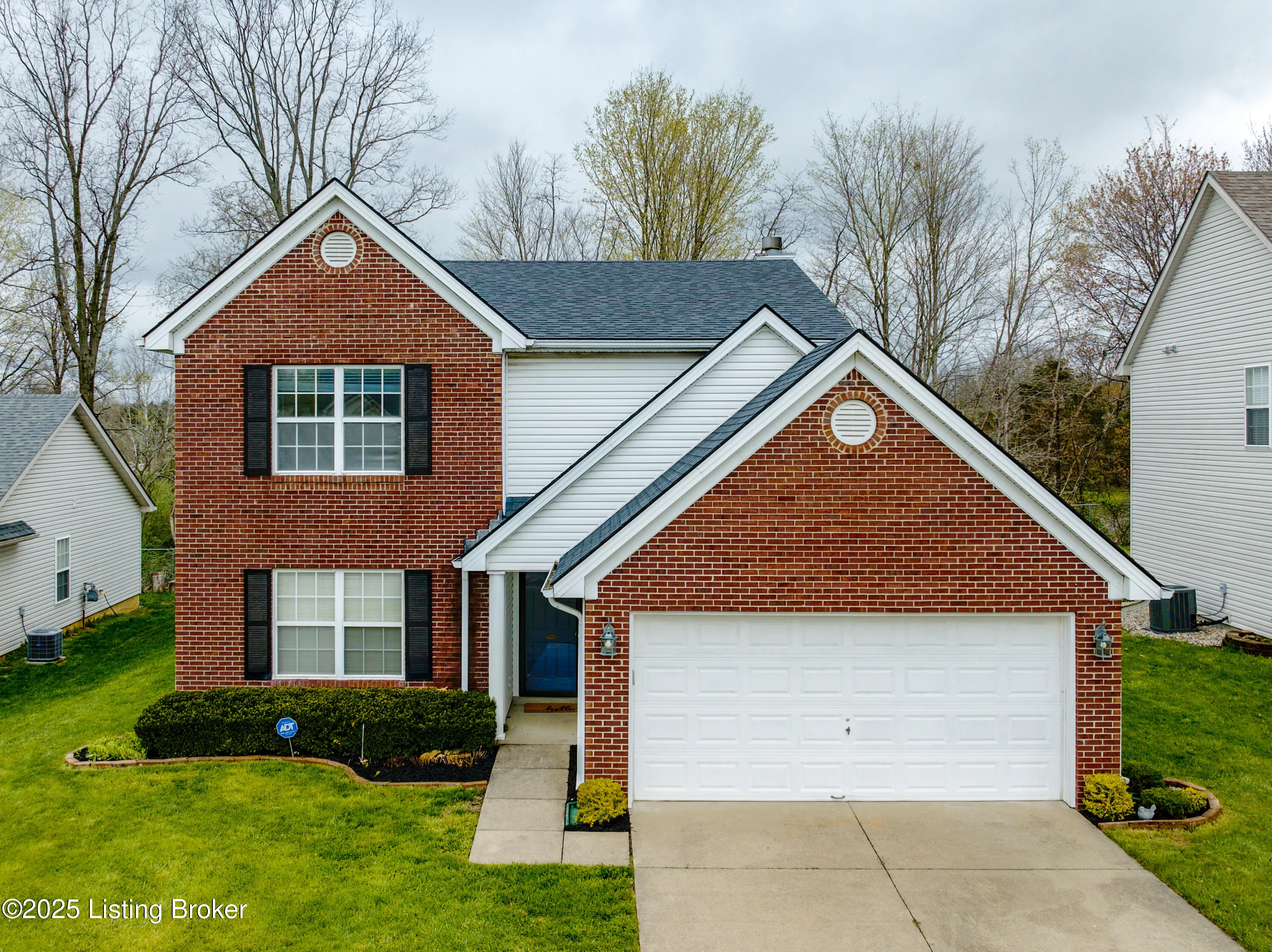 La Grange, Kentucky 40031, United States, 3 Bedrooms Bedrooms, ,3 BathroomsBathrooms,Residential,Active,108983