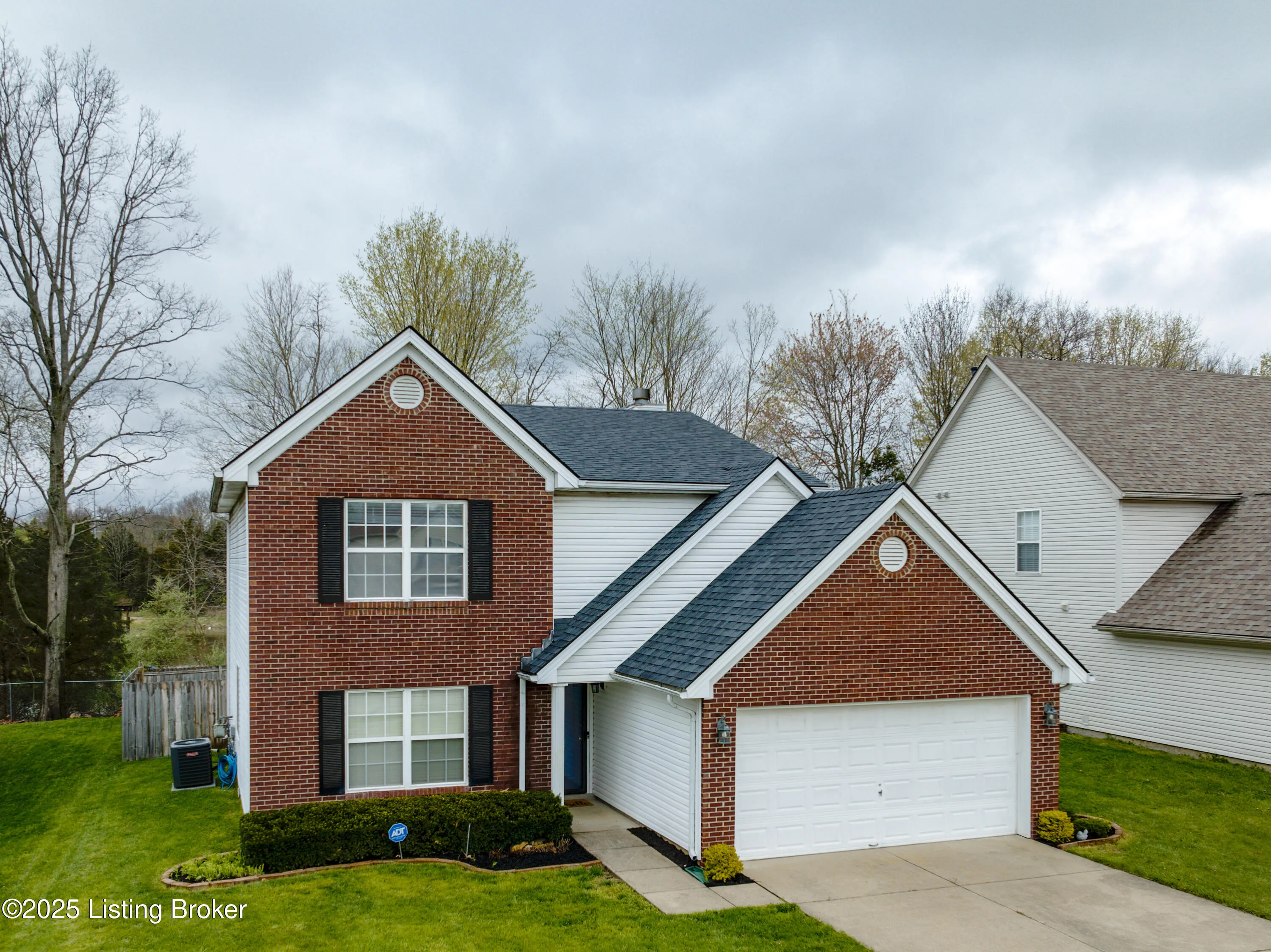 La Grange, Kentucky 40031, United States, 3 Bedrooms Bedrooms, ,3 BathroomsBathrooms,Residential,Active,108983