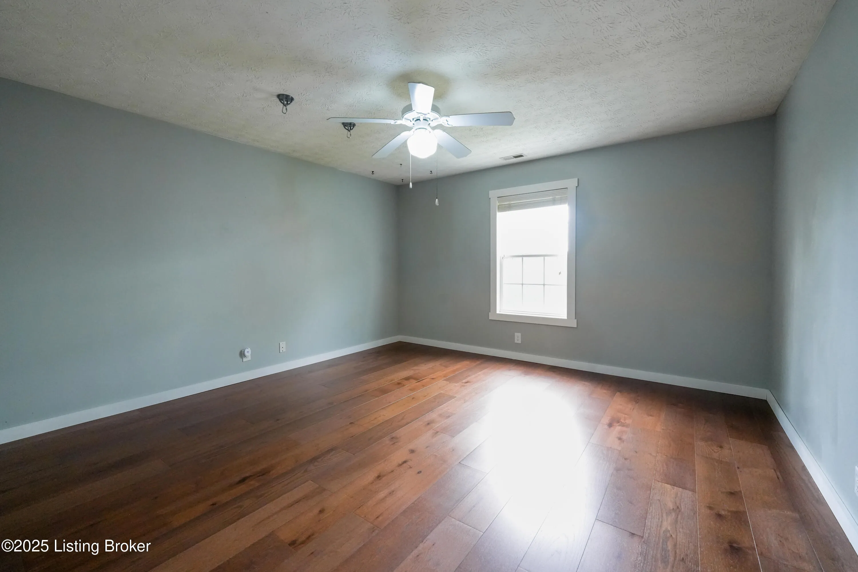 La Grange, Kentucky 40031, United States, 3 Bedrooms Bedrooms, ,3 BathroomsBathrooms,Residential,Active,108983