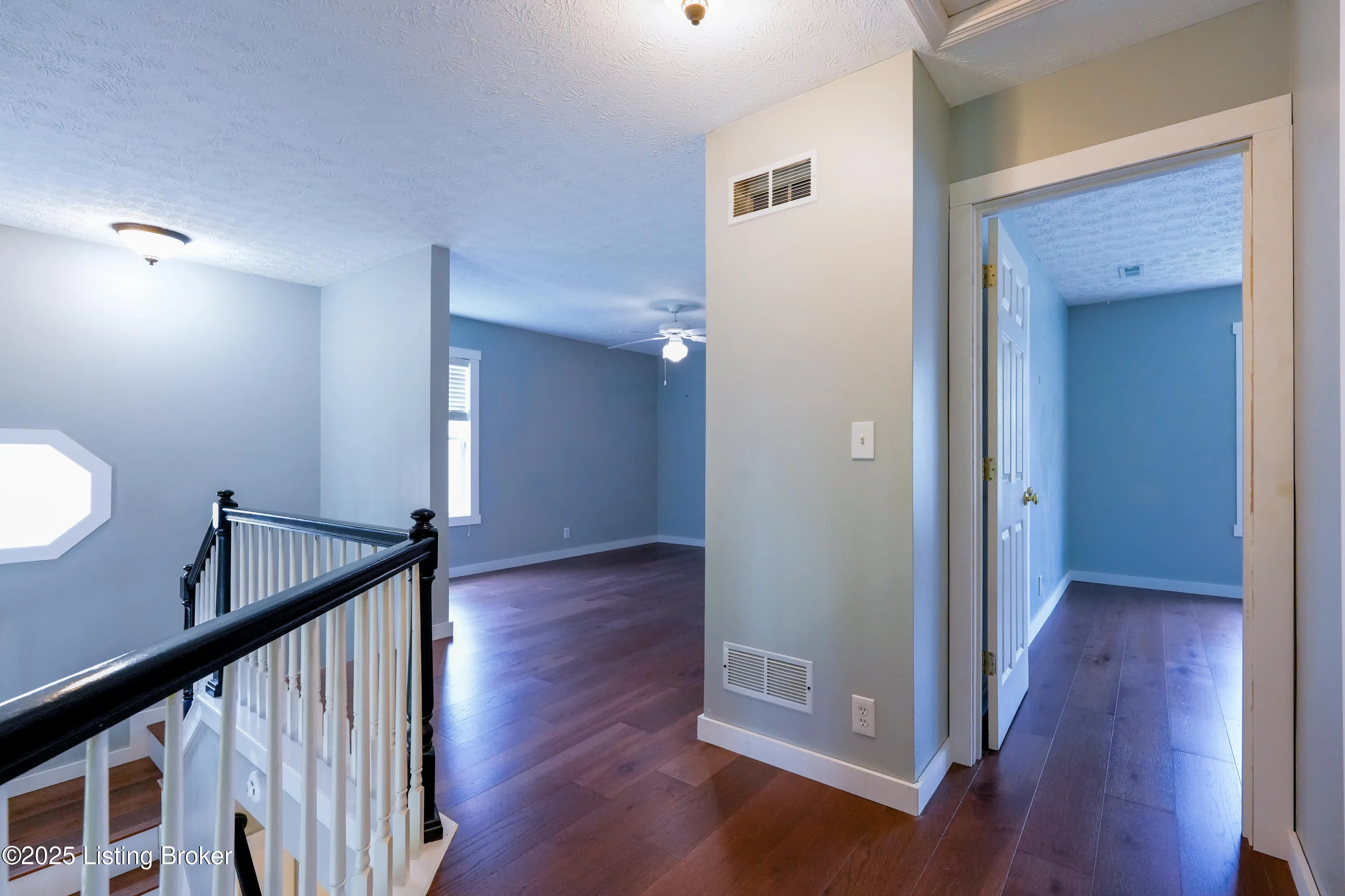 La Grange, Kentucky 40031, United States, 3 Bedrooms Bedrooms, ,3 BathroomsBathrooms,Residential,Active,108983