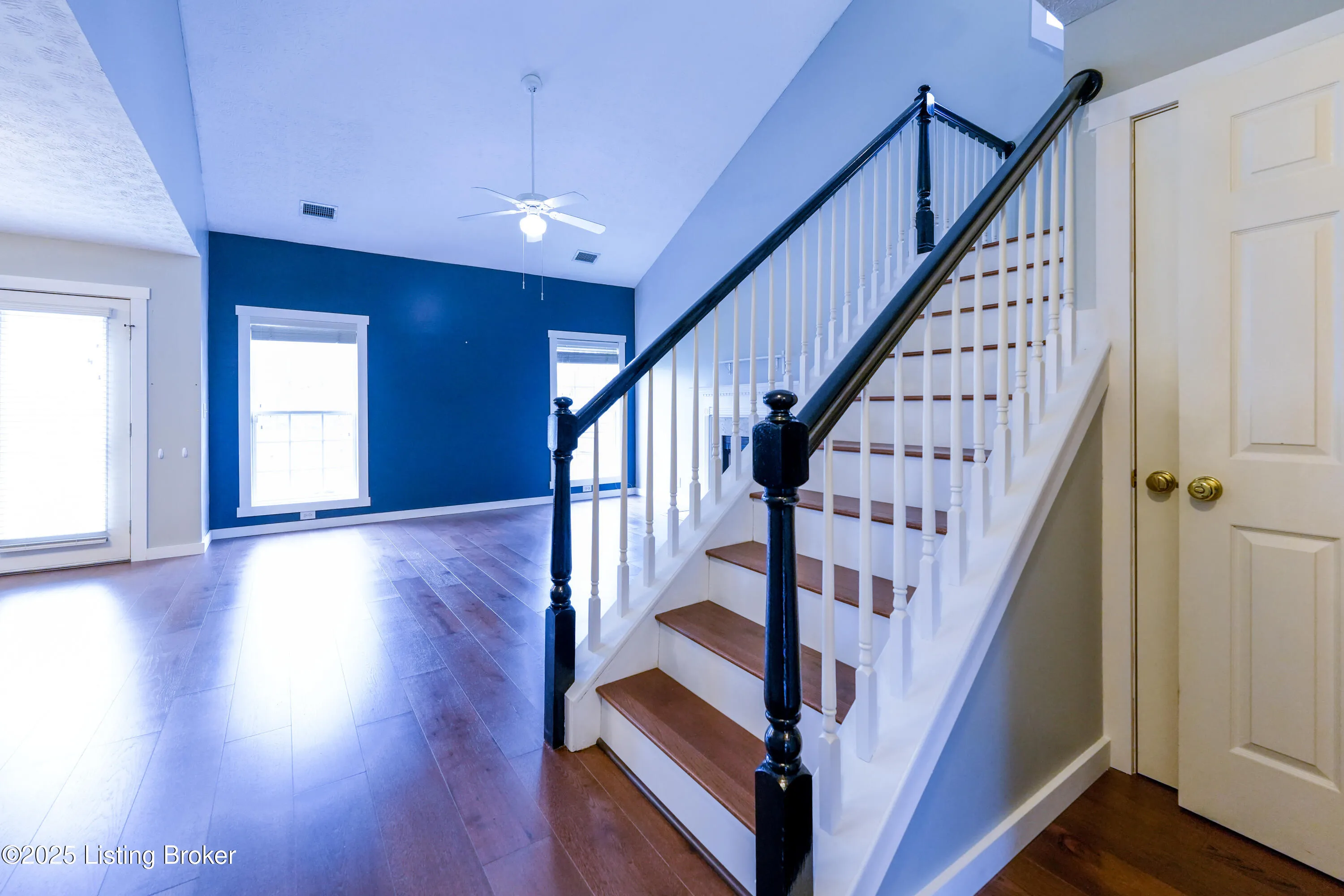La Grange, Kentucky 40031, United States, 3 Bedrooms Bedrooms, ,3 BathroomsBathrooms,Residential,Active,108983