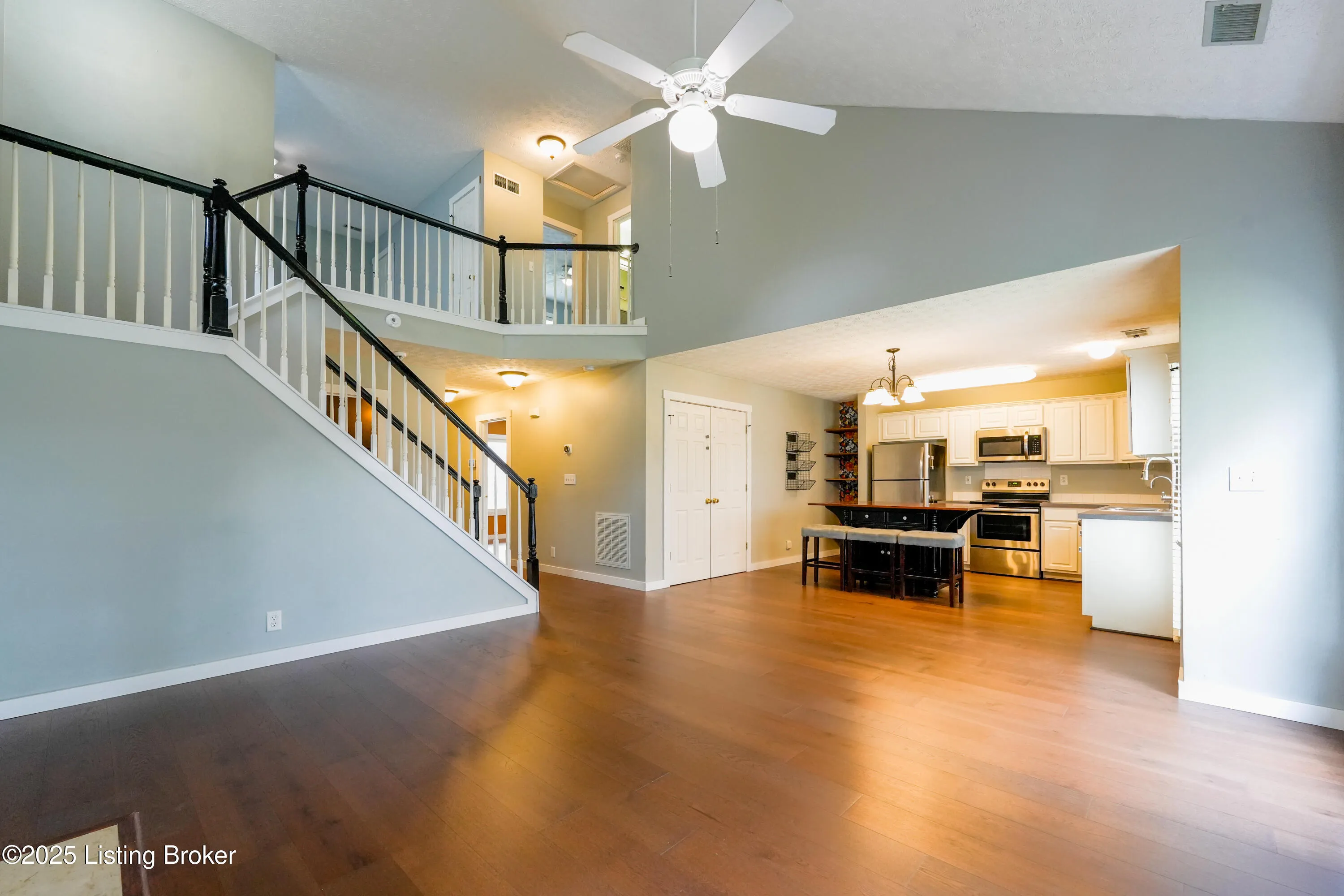 La Grange, Kentucky 40031, United States, 3 Bedrooms Bedrooms, ,3 BathroomsBathrooms,Residential,Active,108983