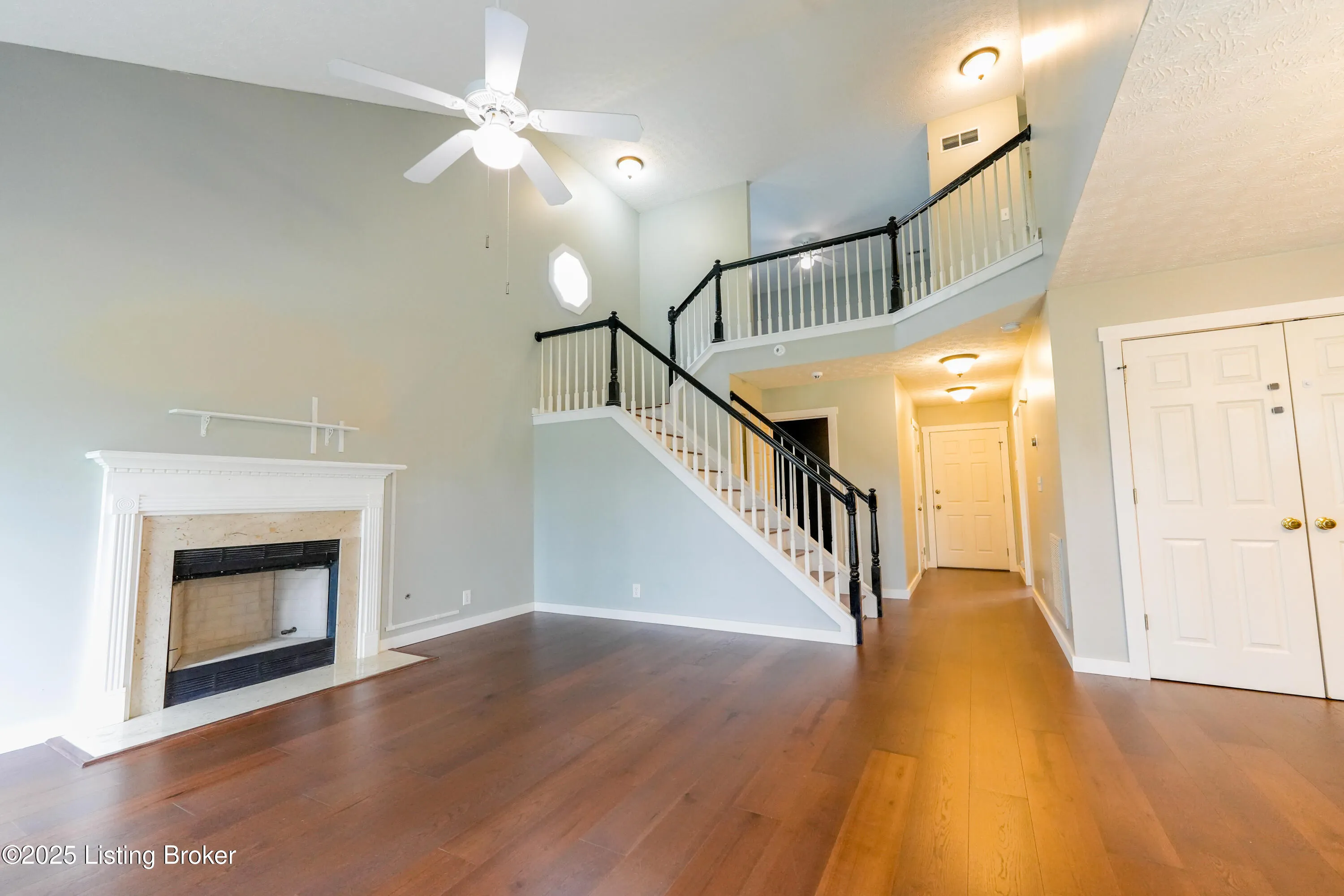 La Grange, Kentucky 40031, United States, 3 Bedrooms Bedrooms, ,3 BathroomsBathrooms,Residential,Active,108983
