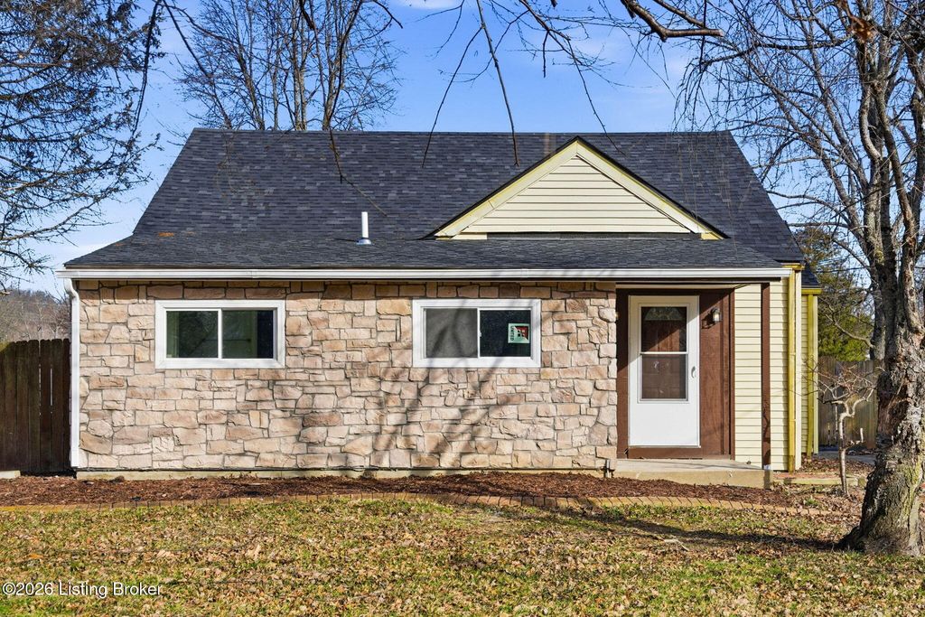 Photo of 5533 Bruce Ave, Louisville, KY 40214 (MLS # 1708106)