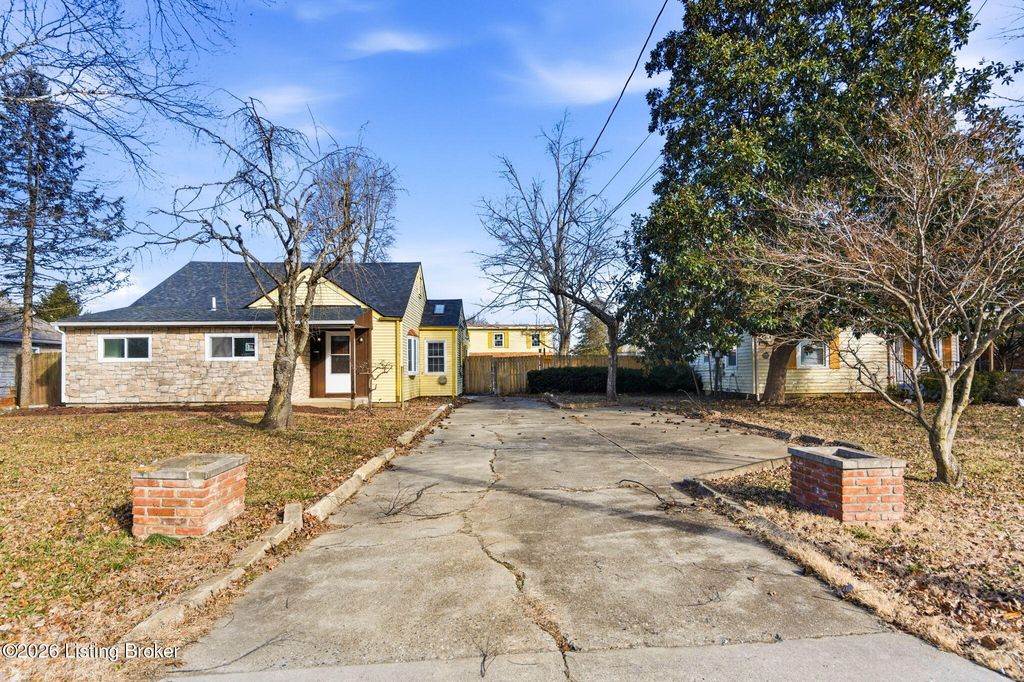 Photo of 5533 Bruce Ave, Louisville, KY 40214 (MLS # 1708106)
