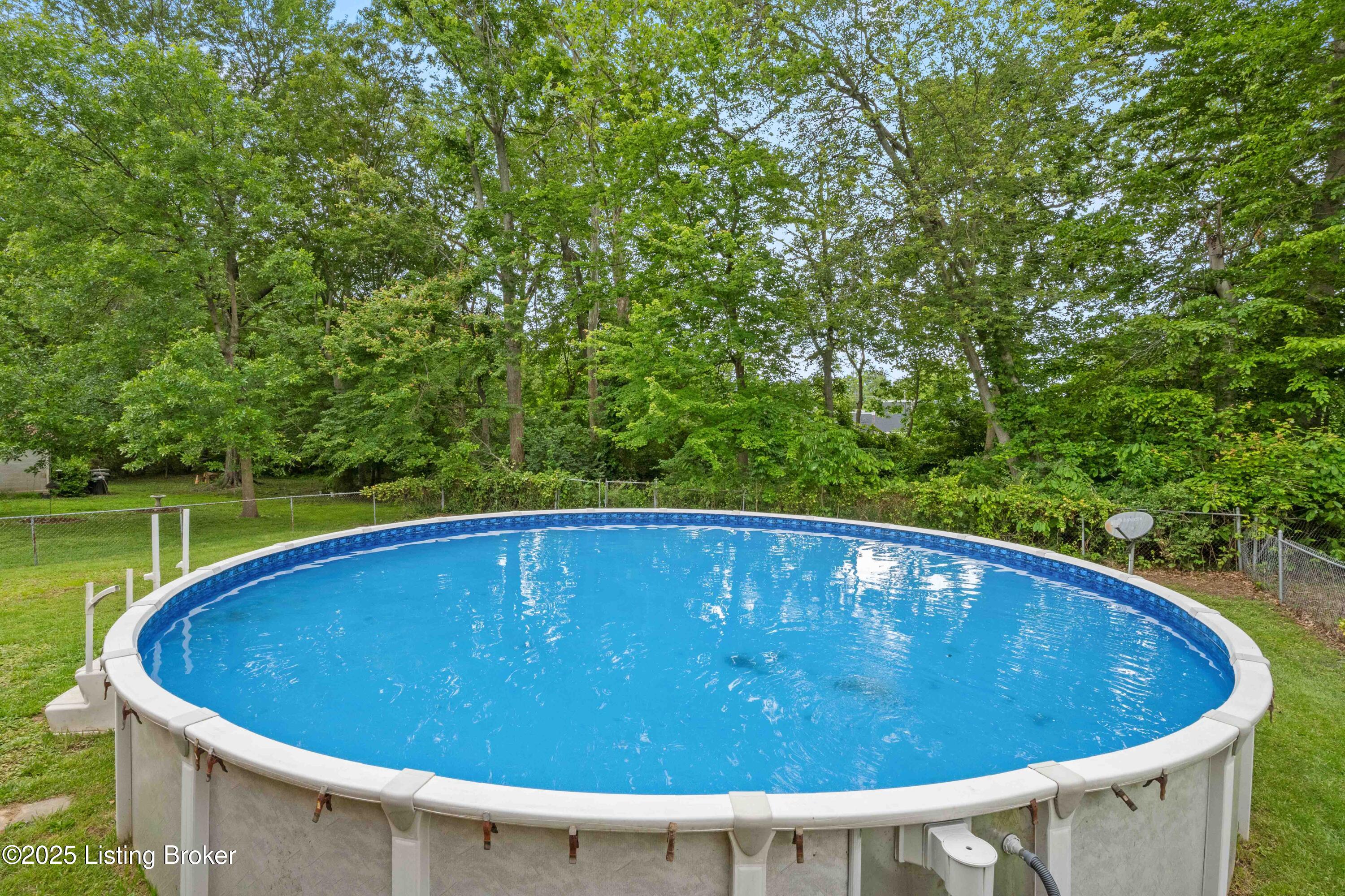 9707 Gateway Dr, Louisville, Pennsylvania image 34