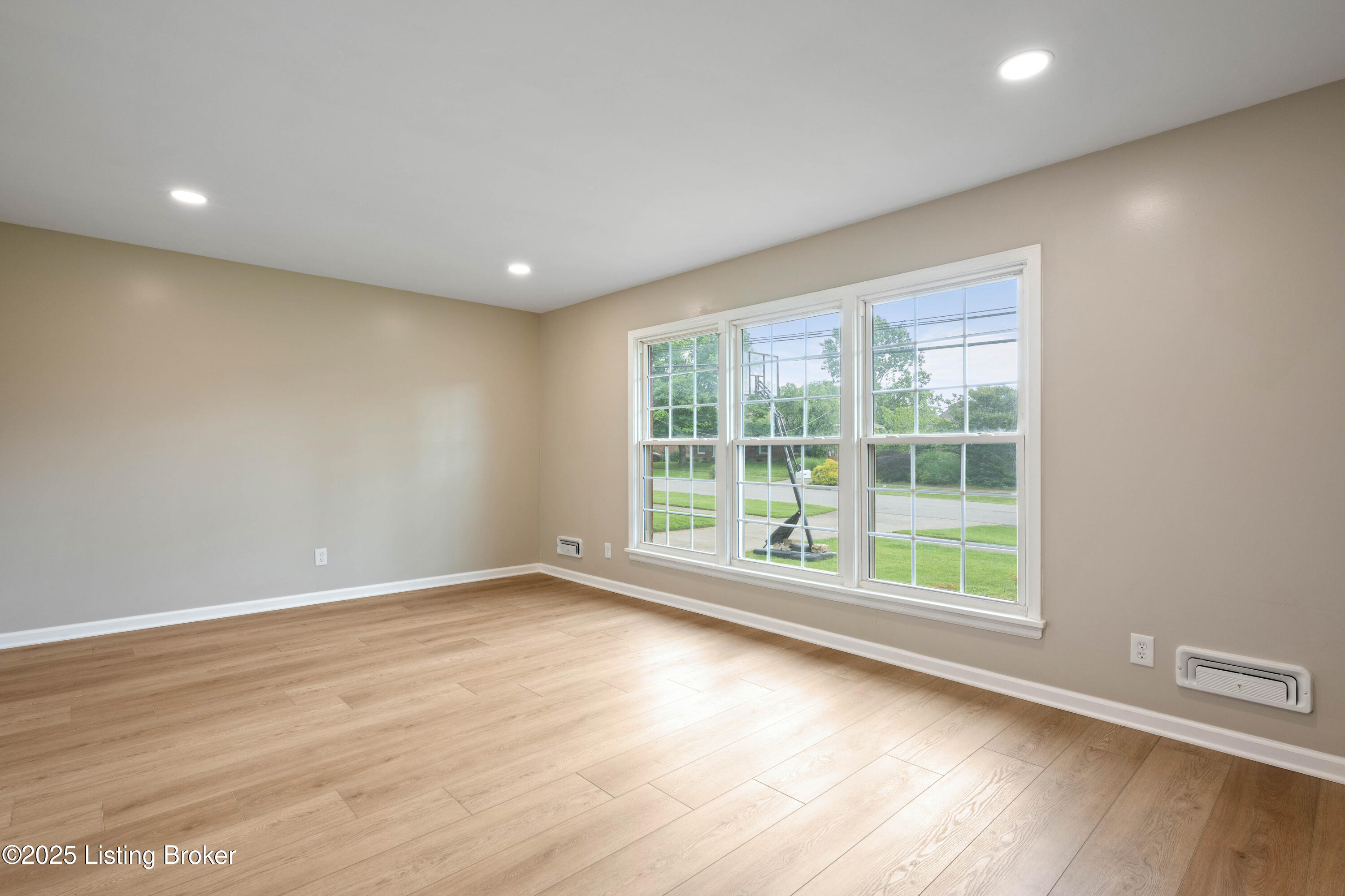9707 Gateway Dr, Louisville, Pennsylvania image 10
