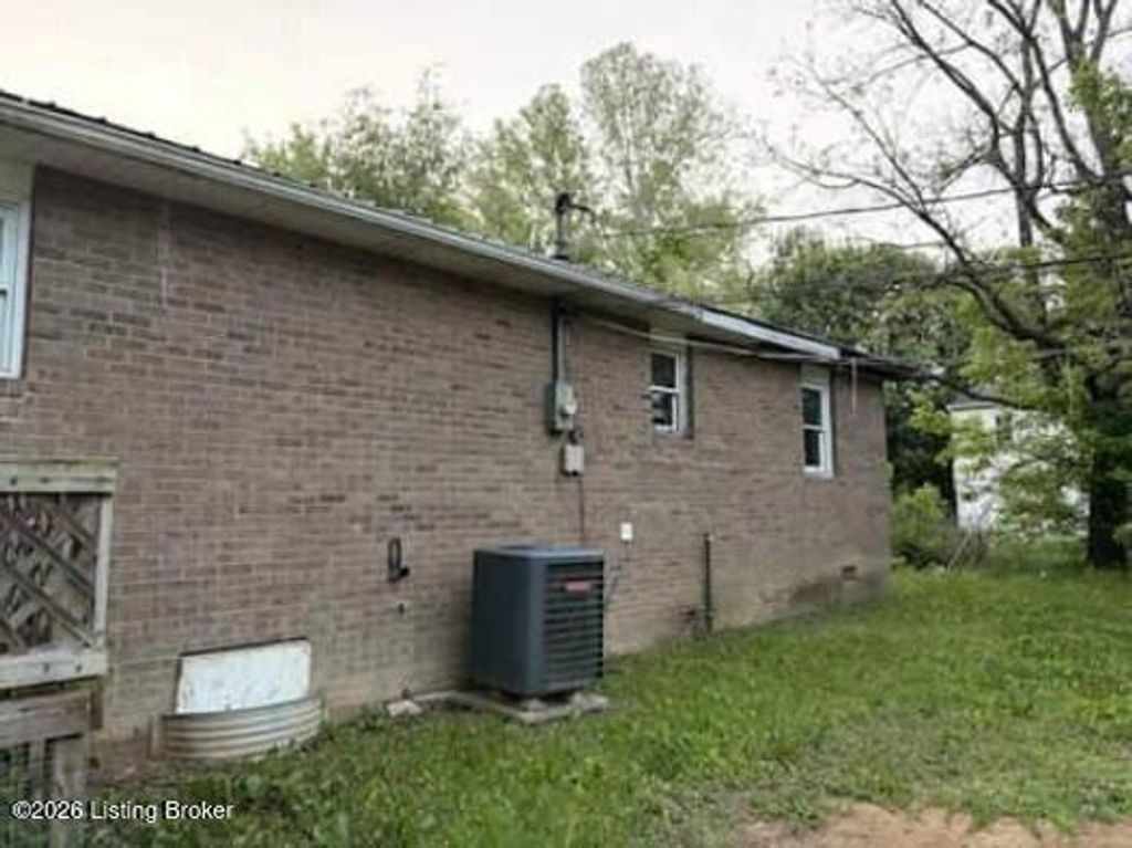 Photo of 208 Victoria Way, Grayson, KY 41143 (MLS # 1717427)