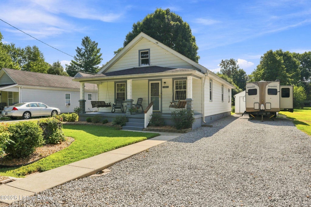 Photo of 6209 Eureka Ave, Louisville, KY 40216 (MLS # 1727347)