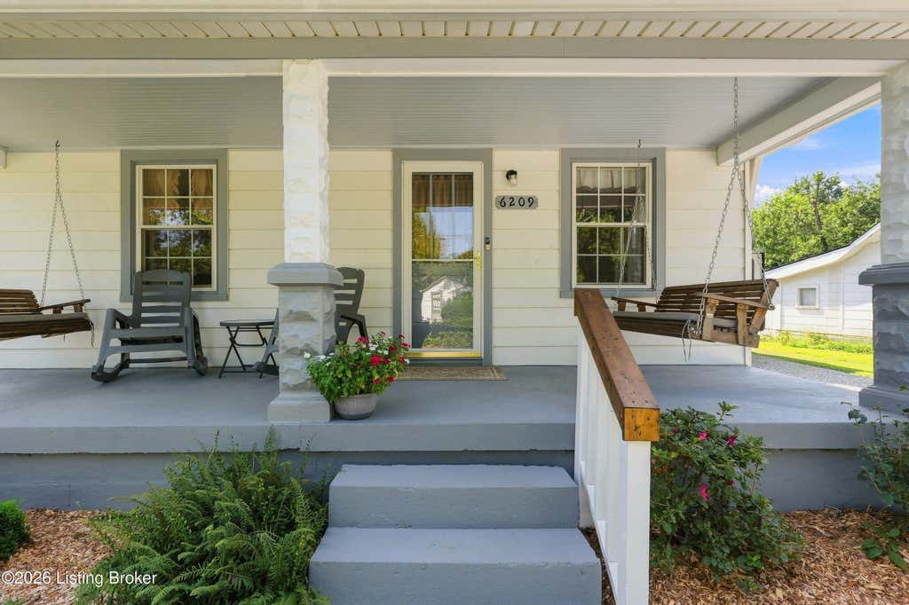 Photo of 6209 Eureka Ave, Louisville, KY 40216 (MLS # 1727347)