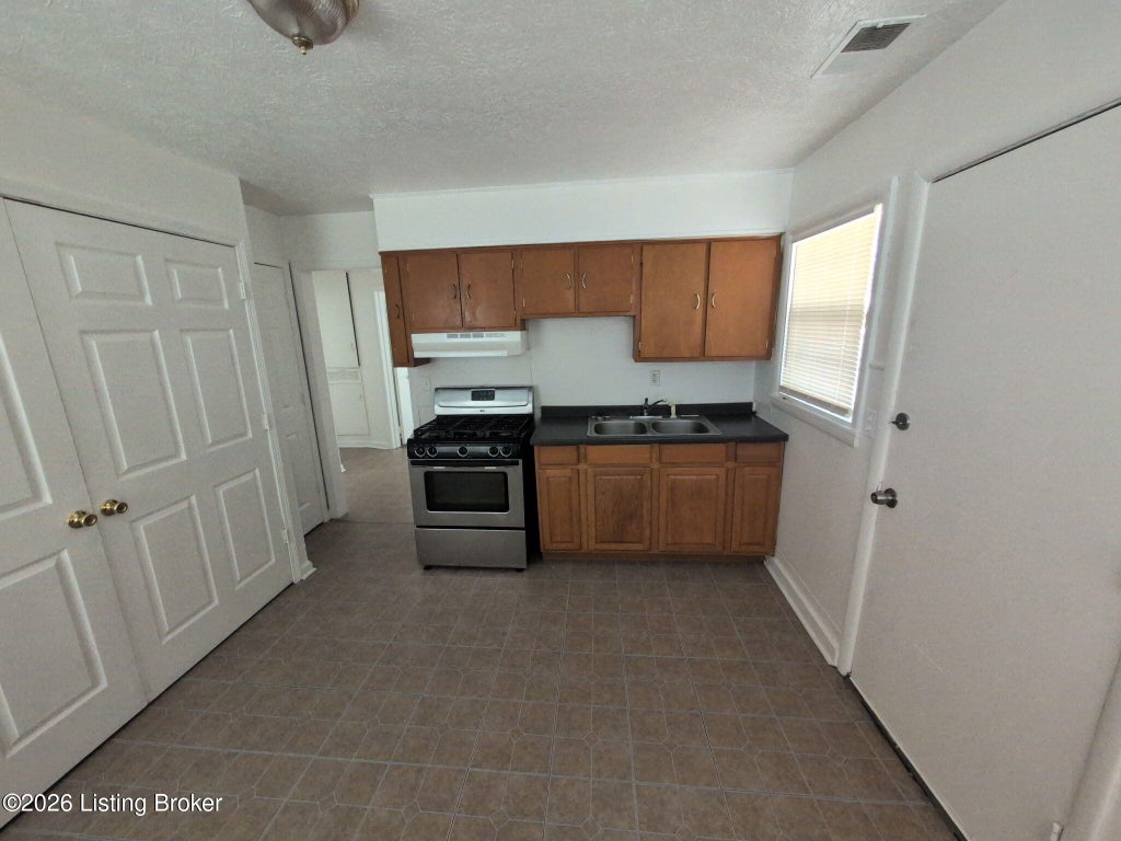 Photo of 316 N 43rd St, Louisville, KY 40212 (MLS # 1731973)