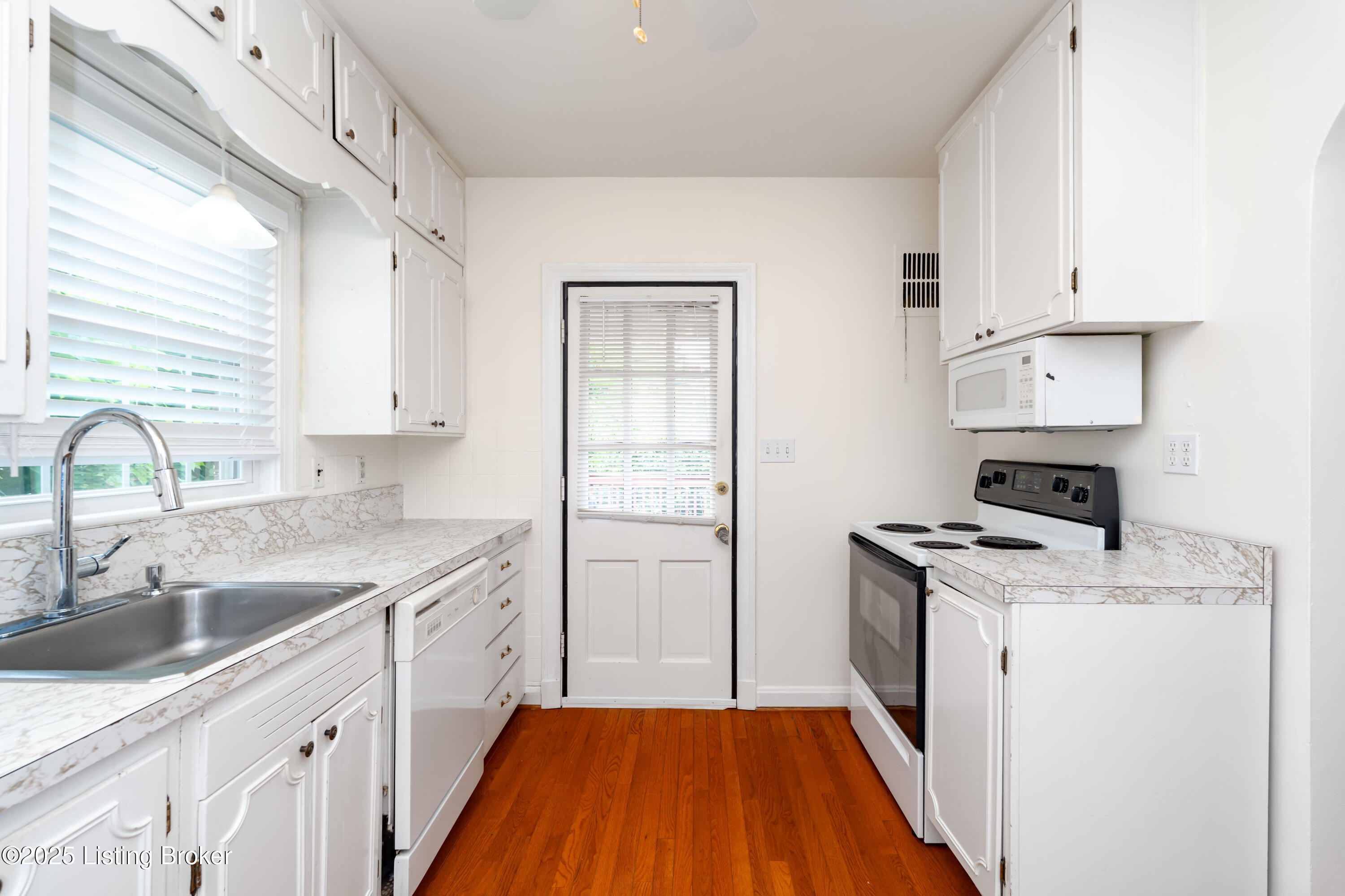 2403 Valletta Rd, Louisville, Pennsylvania image 10