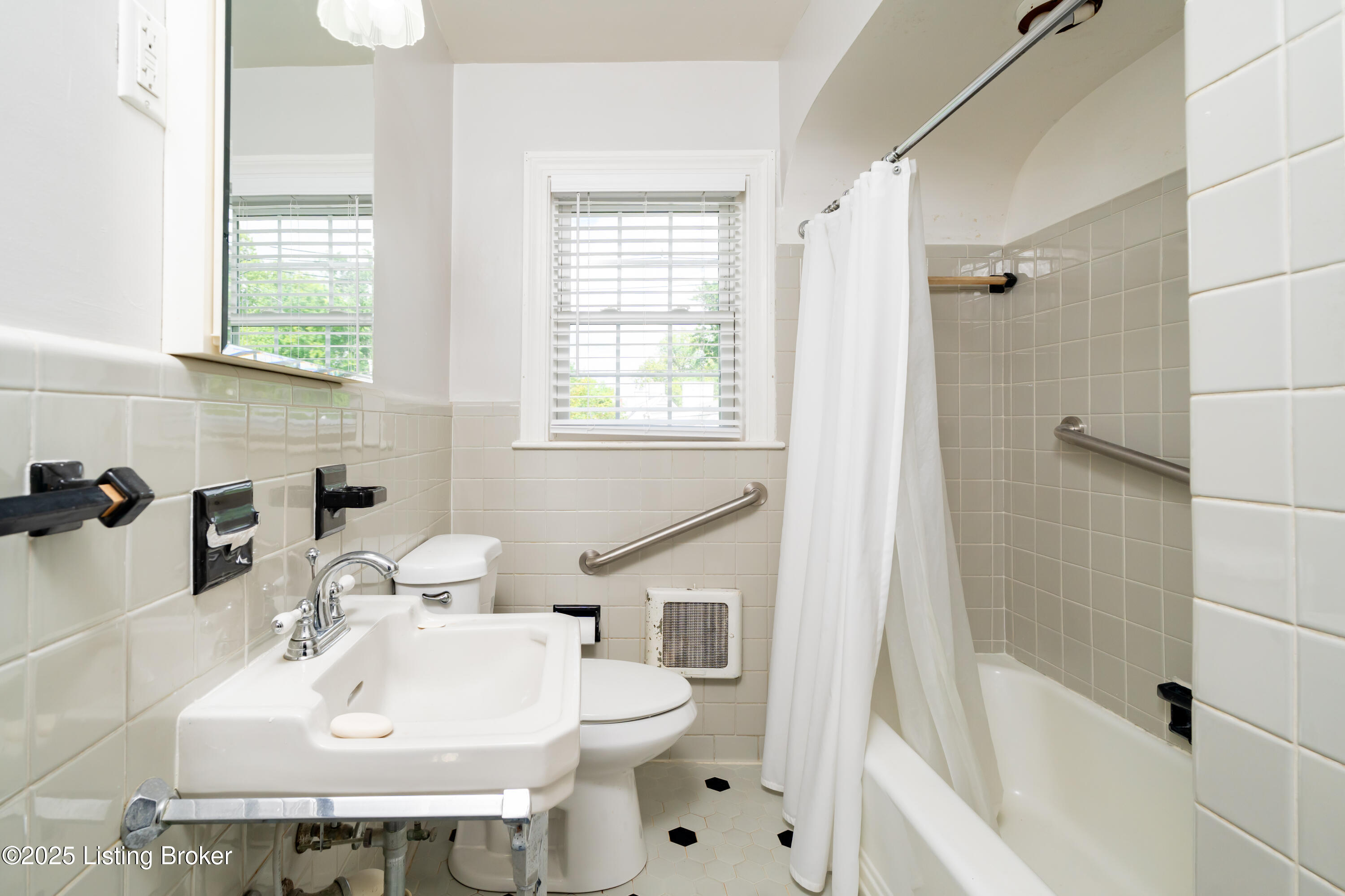 2403 Valletta Rd, Louisville, Pennsylvania image 20