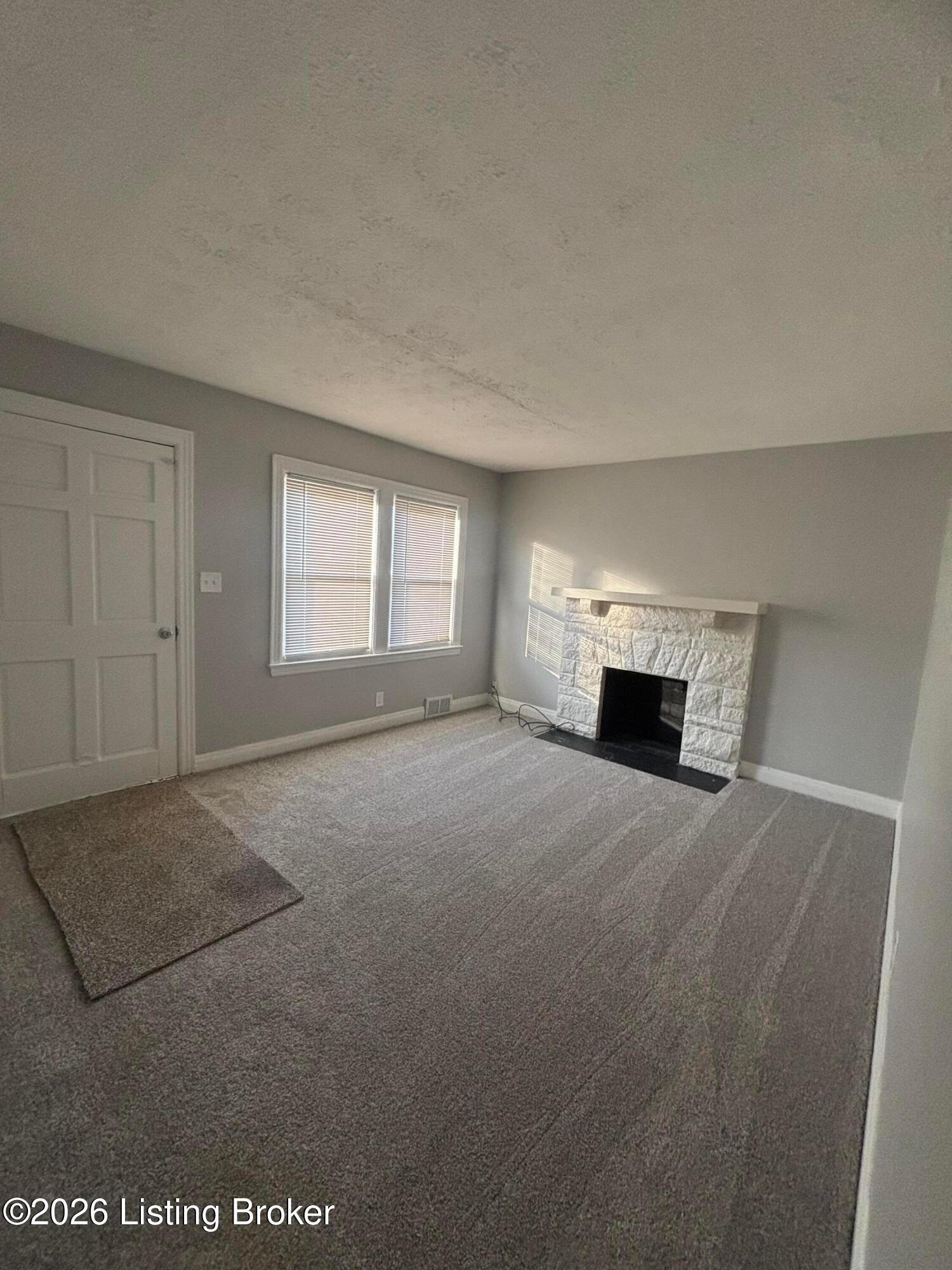 1220 Gilmore Ln