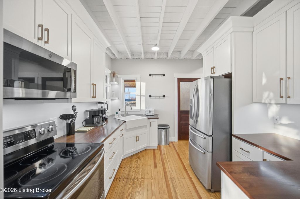 Photo of 66 Lawson Ln, Shelbyville, KY 40065 (MLS # 1708016)