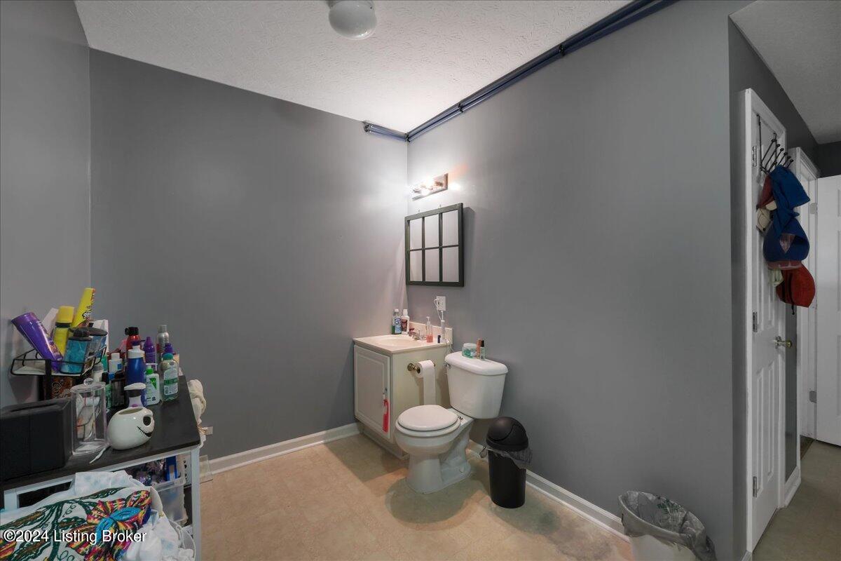 5573 Orphan Ln, Shelbyville, Kentucky image 34