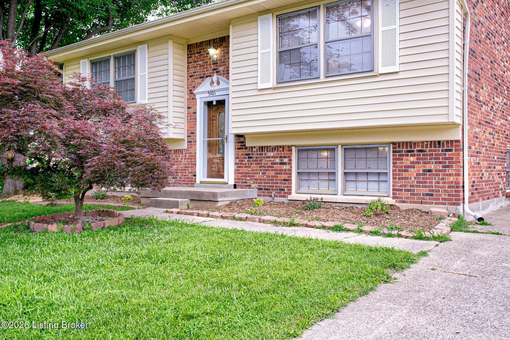 Photo of 5101 Mt Marcy Rd, Louisville, KY 40216 (MLS # 1719776)