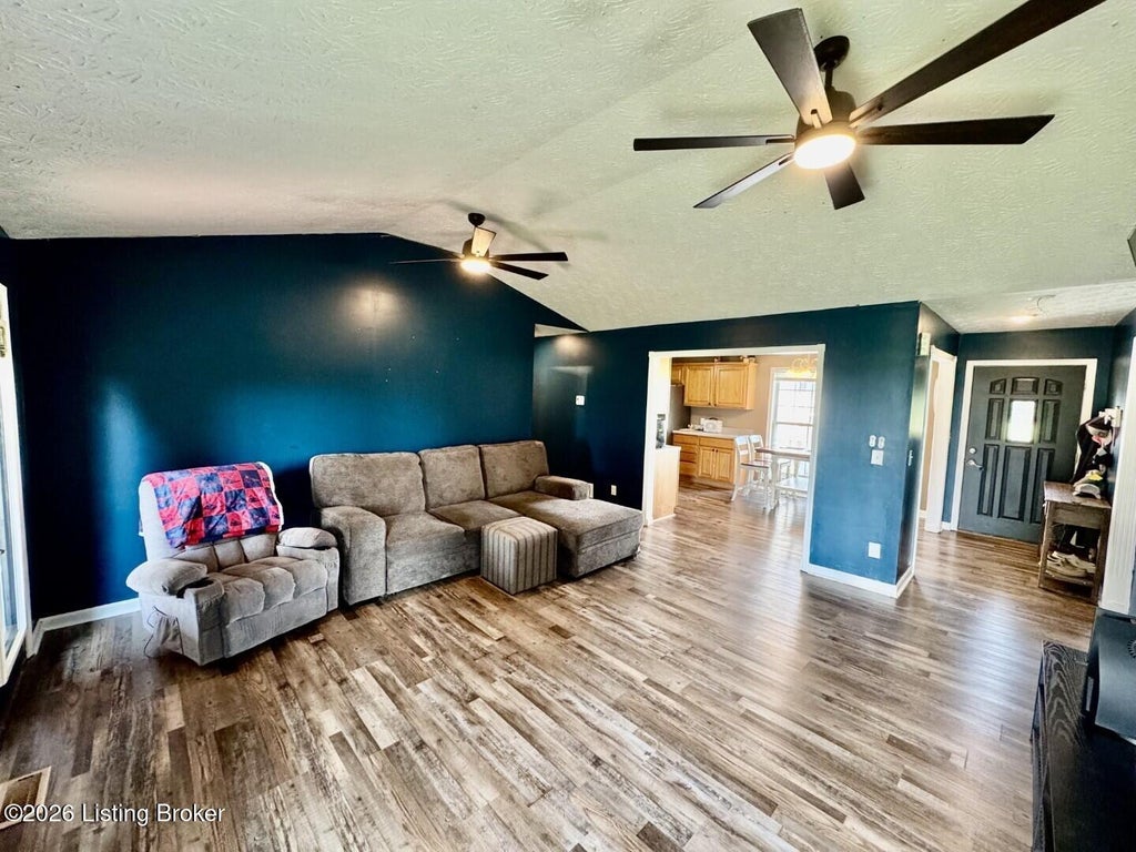 Photo of 4666 Cissellville Rd, Springfield, KY 40069 (MLS # 1727037)
