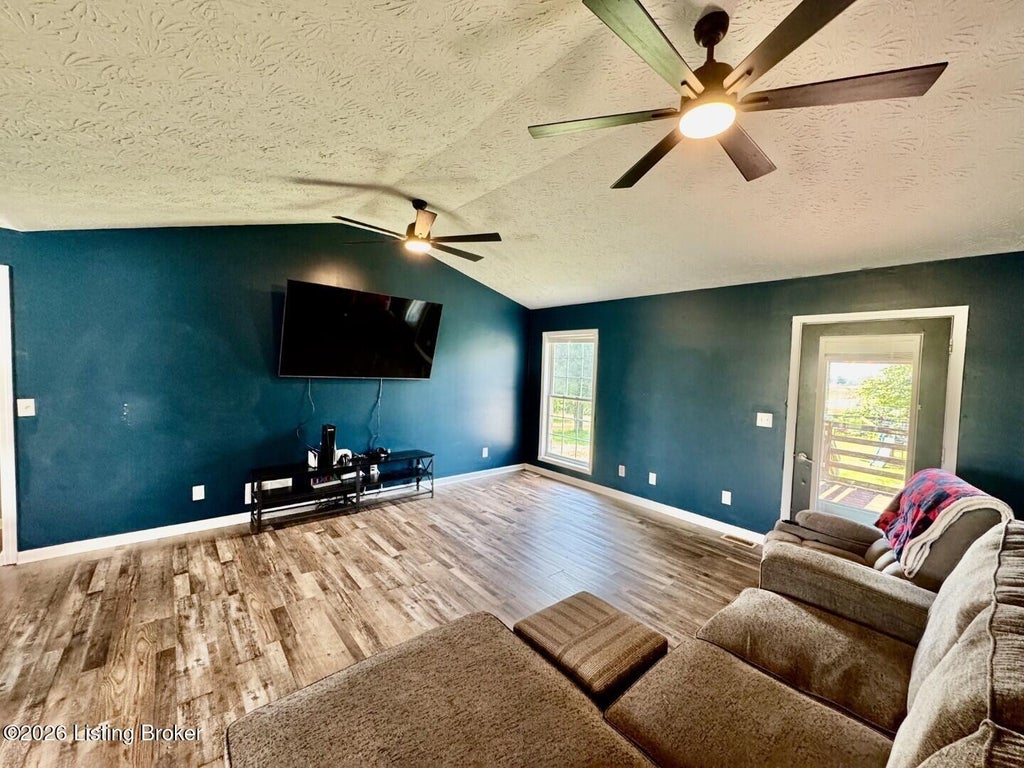 Photo of 4666 Cissellville Rd, Springfield, KY 40069 (MLS # 1727037)