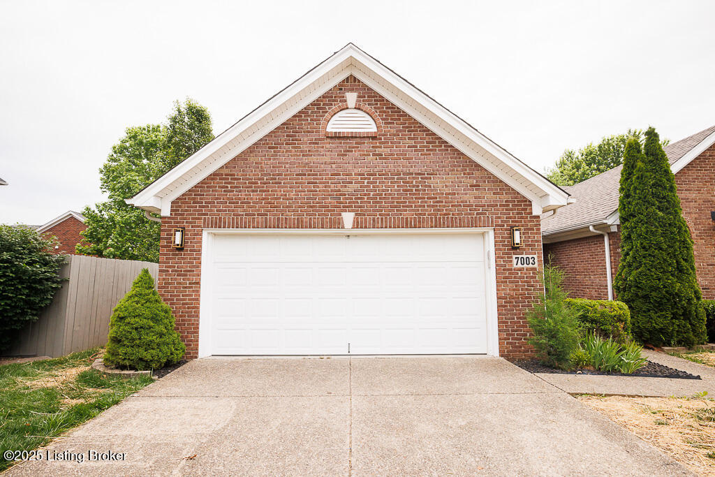 7003 Hollow Oaks Dr, Louisville, Kentucky image 2
