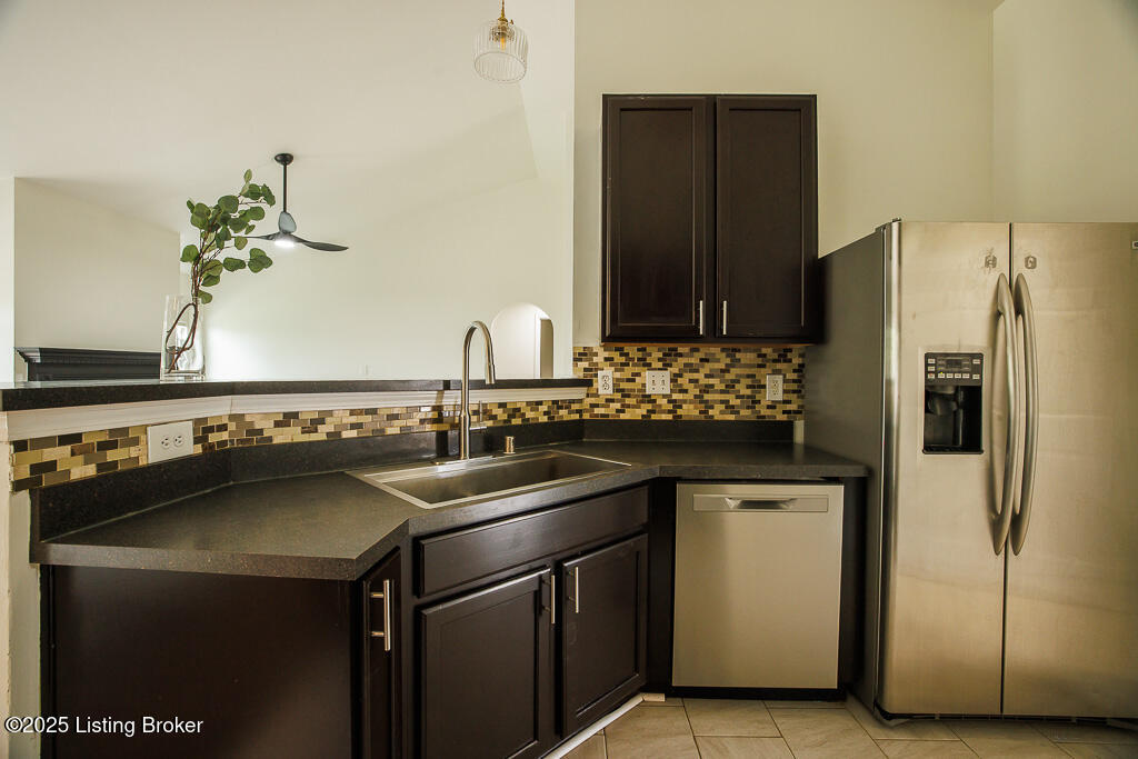 7003 Hollow Oaks Dr, Louisville, Kentucky image 36
