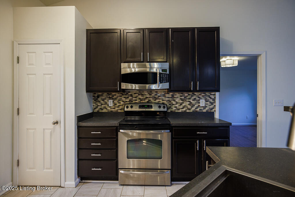 7003 Hollow Oaks Dr, Louisville, Kentucky image 11