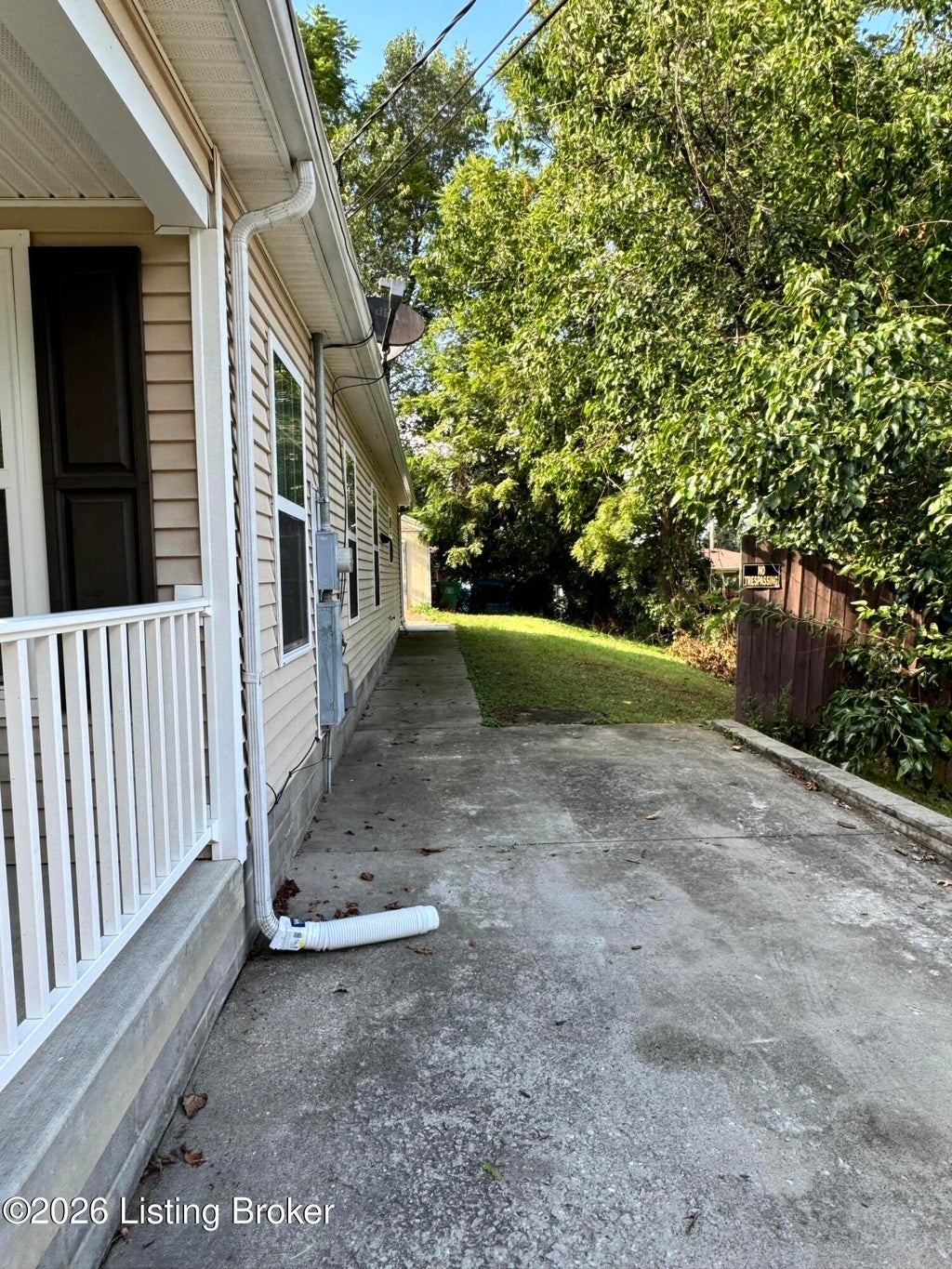 Photo of 1927 Dubourg Ave, Louisville, KY 40216 (MLS # 1727273)