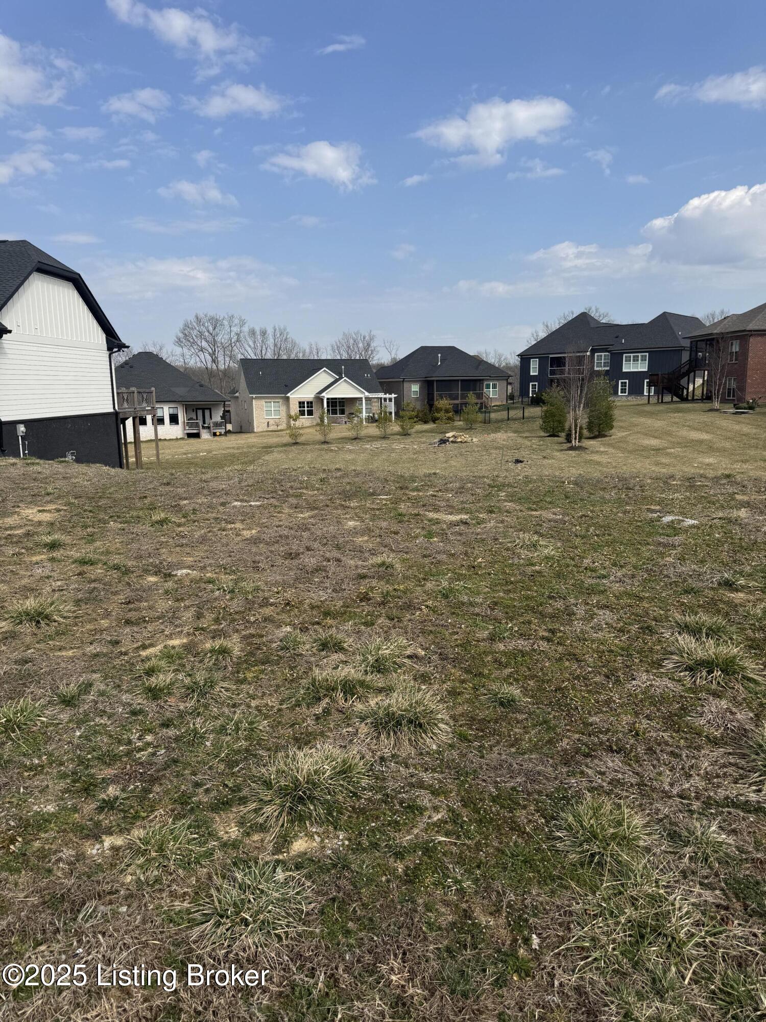 205 Locust Park Pl, Louisville, Kentucky image 6