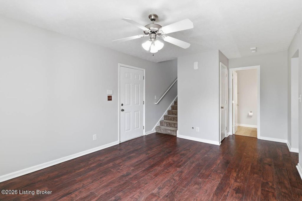 Photo of 5305 Carolina Crossings Way #202, Louisville, KY 40219 (MLS # 1713966)