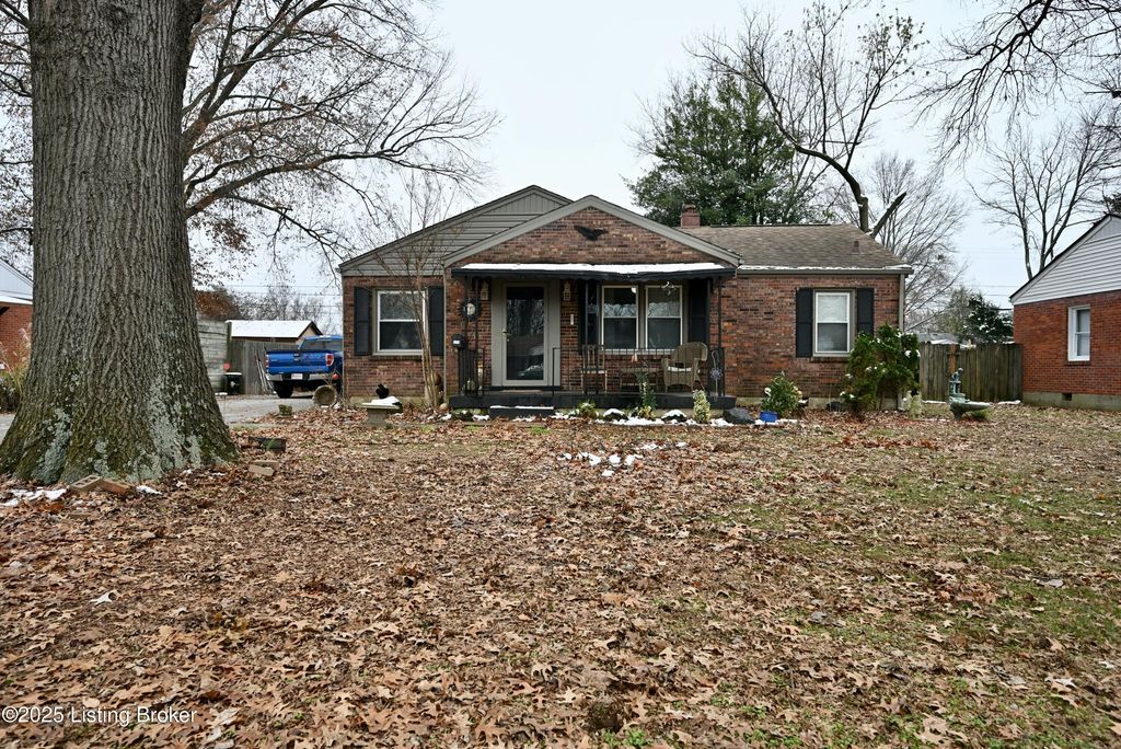 Photo of 2508 Proctor Knott Dr, Louisville, KY 40218 (MLS # 1704910)