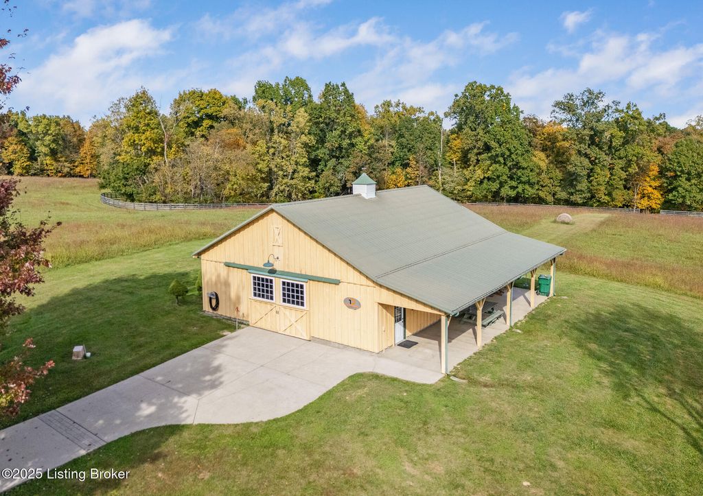 Photo of 5251 Old Sligo Rd, La Grange, KY 40031 (MLS # 1701397)