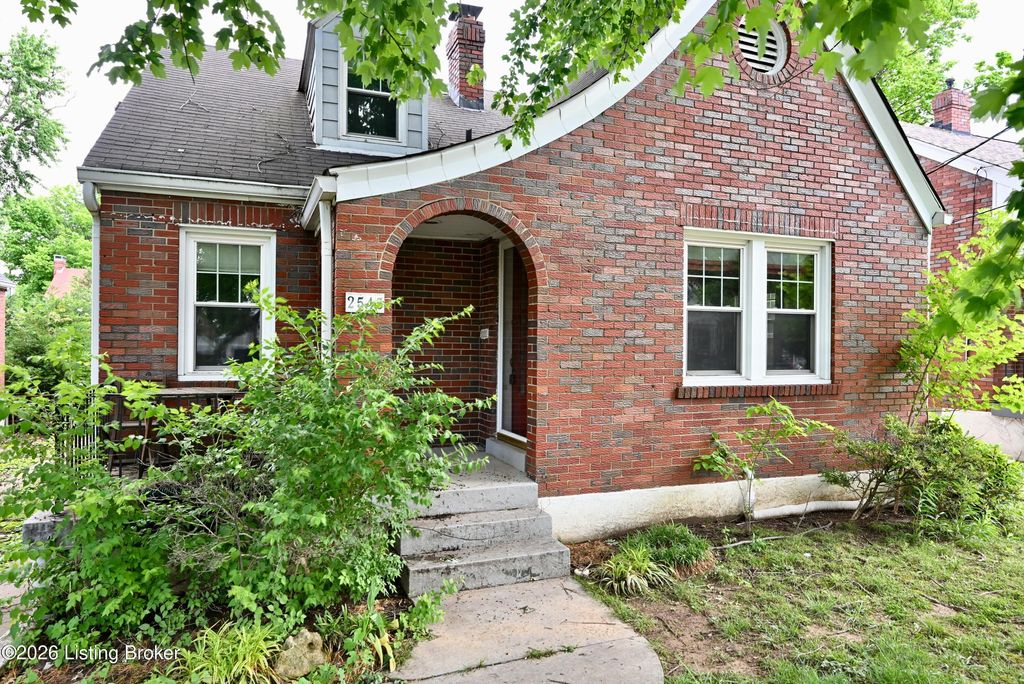 Photo of 2545 Ridgewood Ave, Louisville, KY 40217 (MLS # 1717262)
