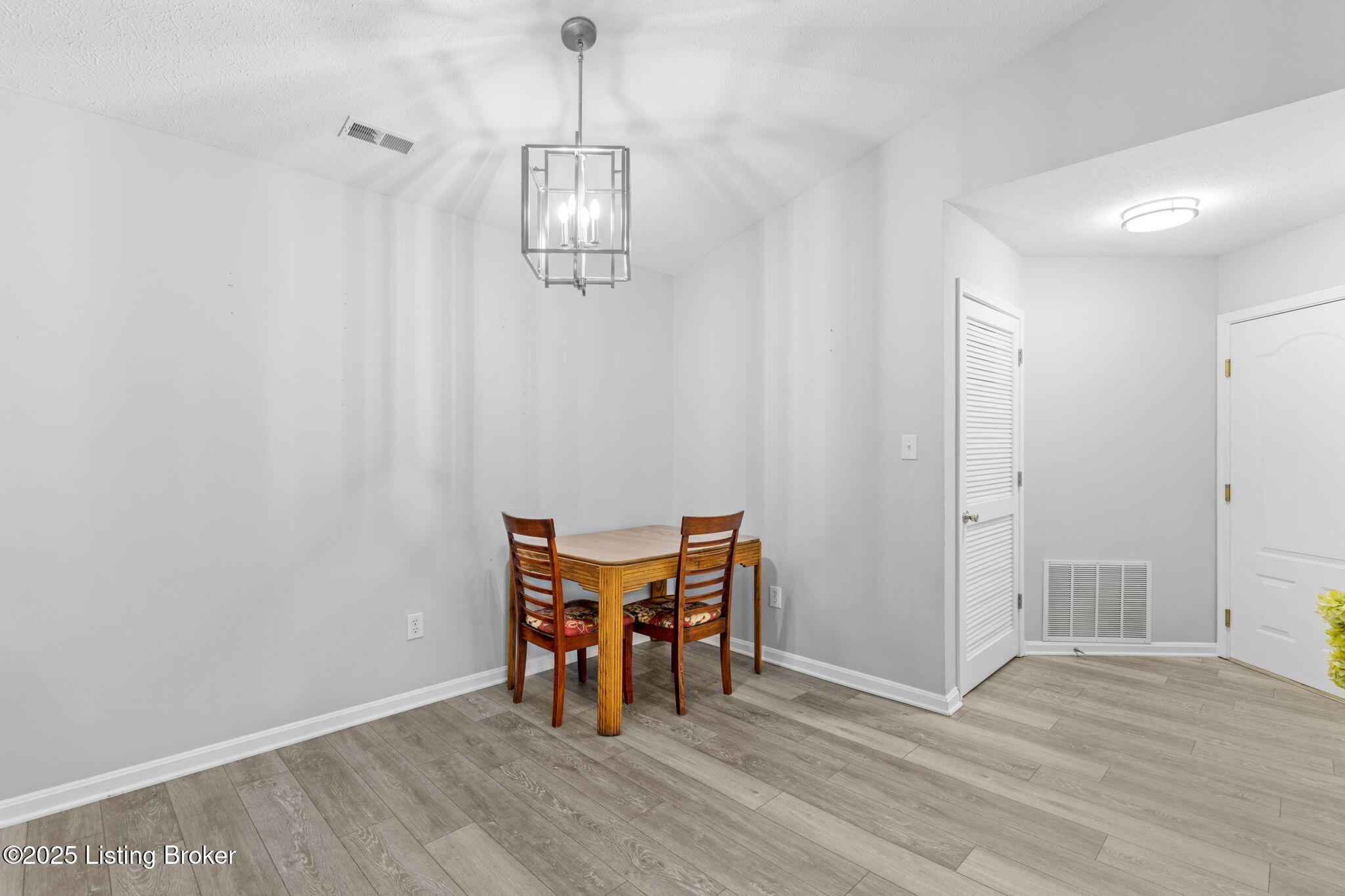 8001 Magnolia Ridge Ct #UNIT 201, Louisville, Kentucky image 8
