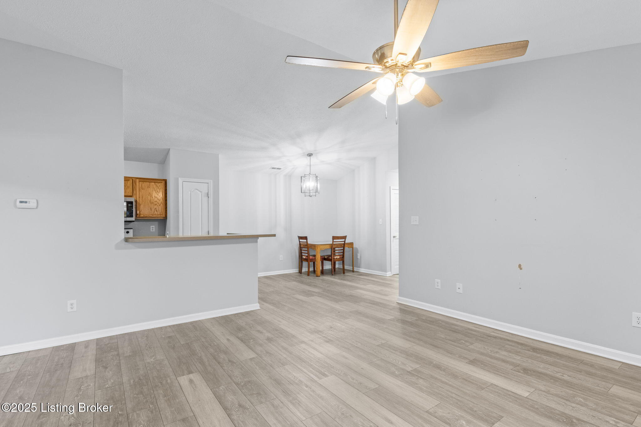 8001 Magnolia Ridge Ct #UNIT 201, Louisville, Kentucky image 10