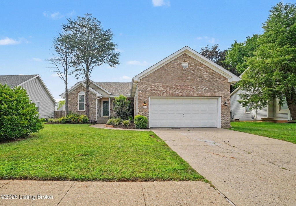 Photo of 2716 Antone Pkwy, Louisville, KY 40220 (MLS # 1724051)