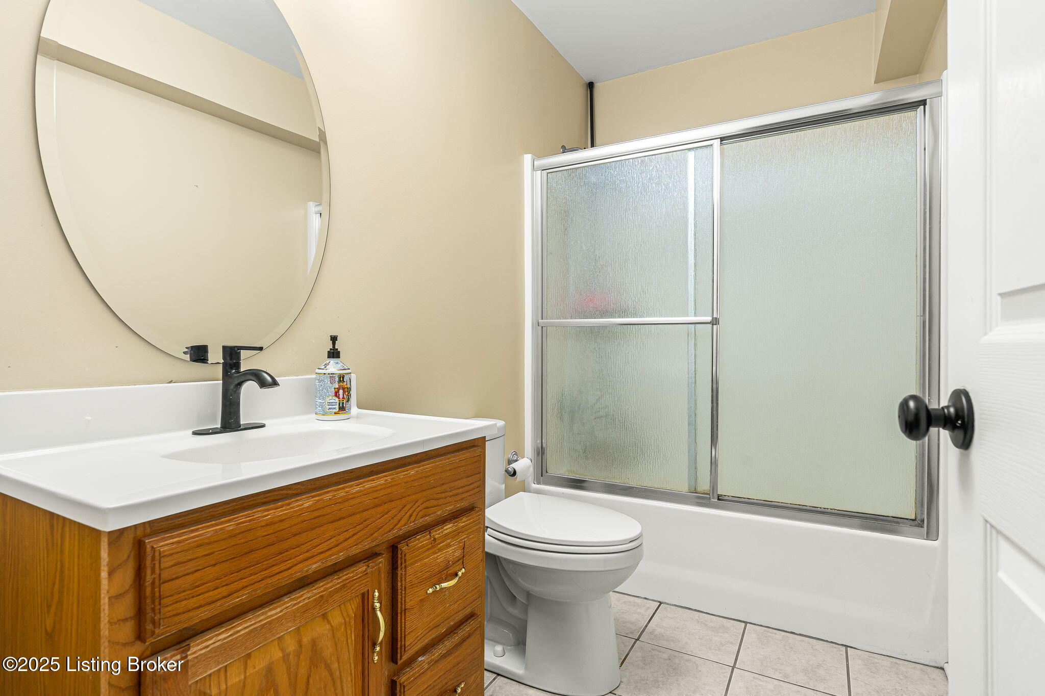 10117 Springhurst Gardens Cir, Louisville, Kentucky image 43