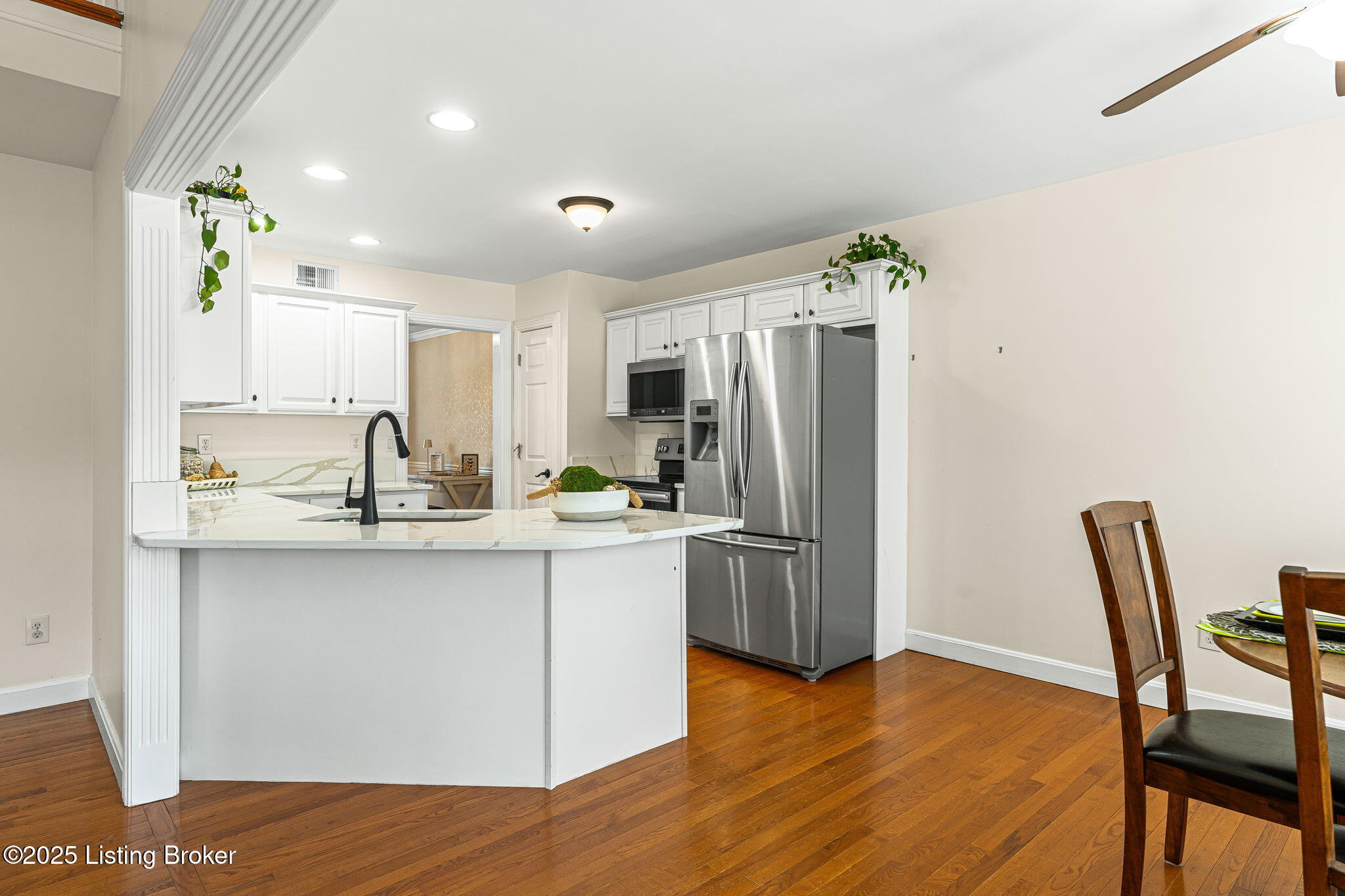 10117 Springhurst Gardens Cir, Louisville, Kentucky image 12