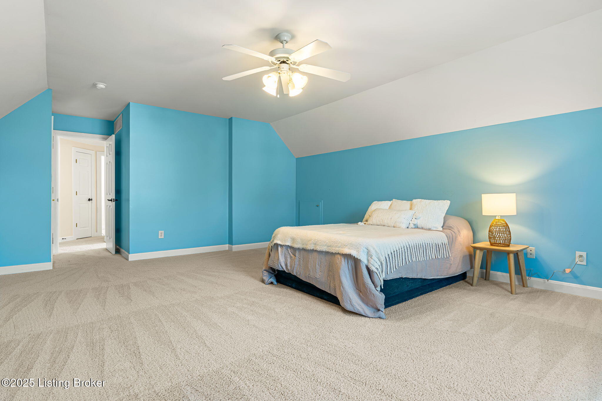10117 Springhurst Gardens Cir, Louisville, Kentucky image 27