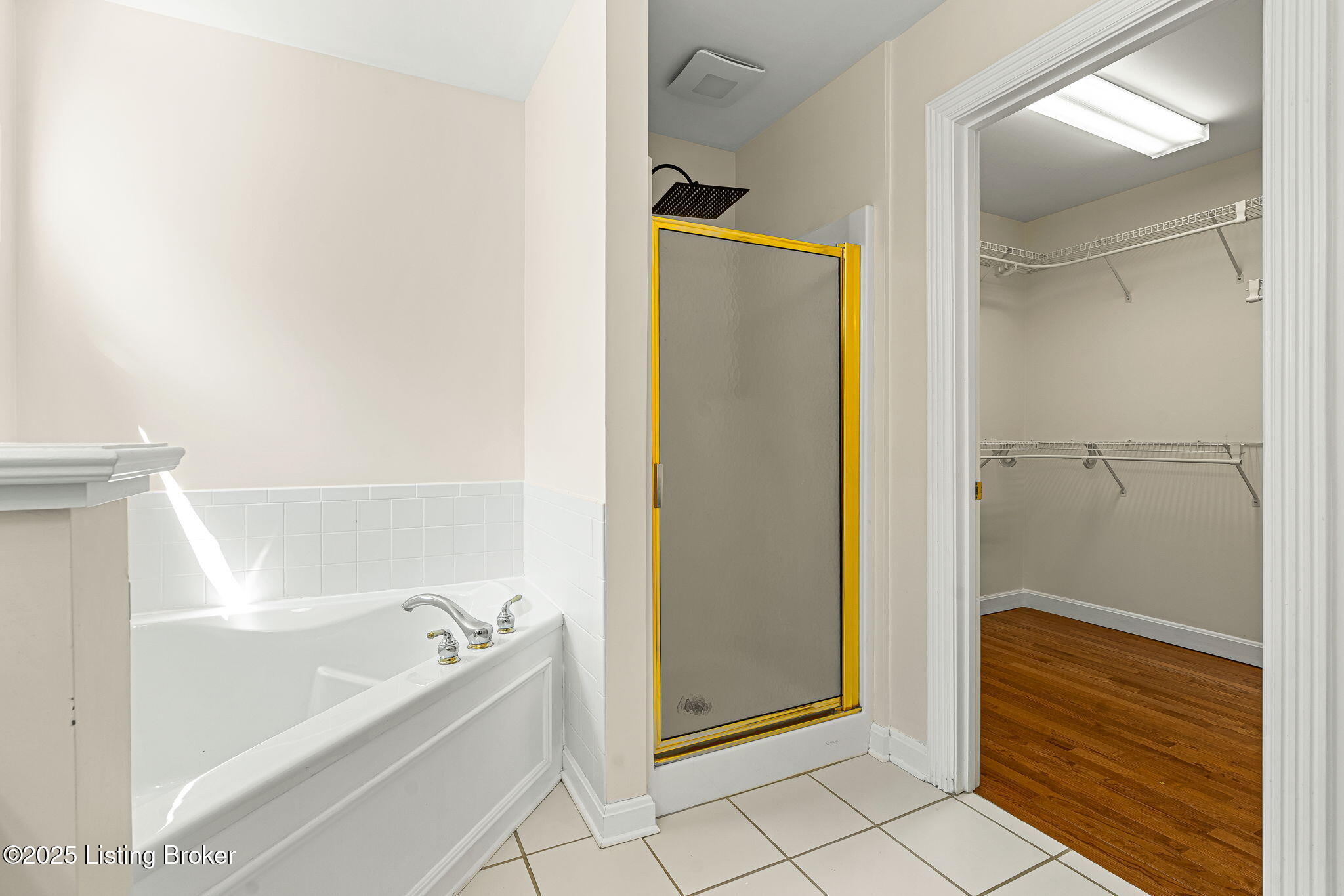 10117 Springhurst Gardens Cir, Louisville, Kentucky image 19