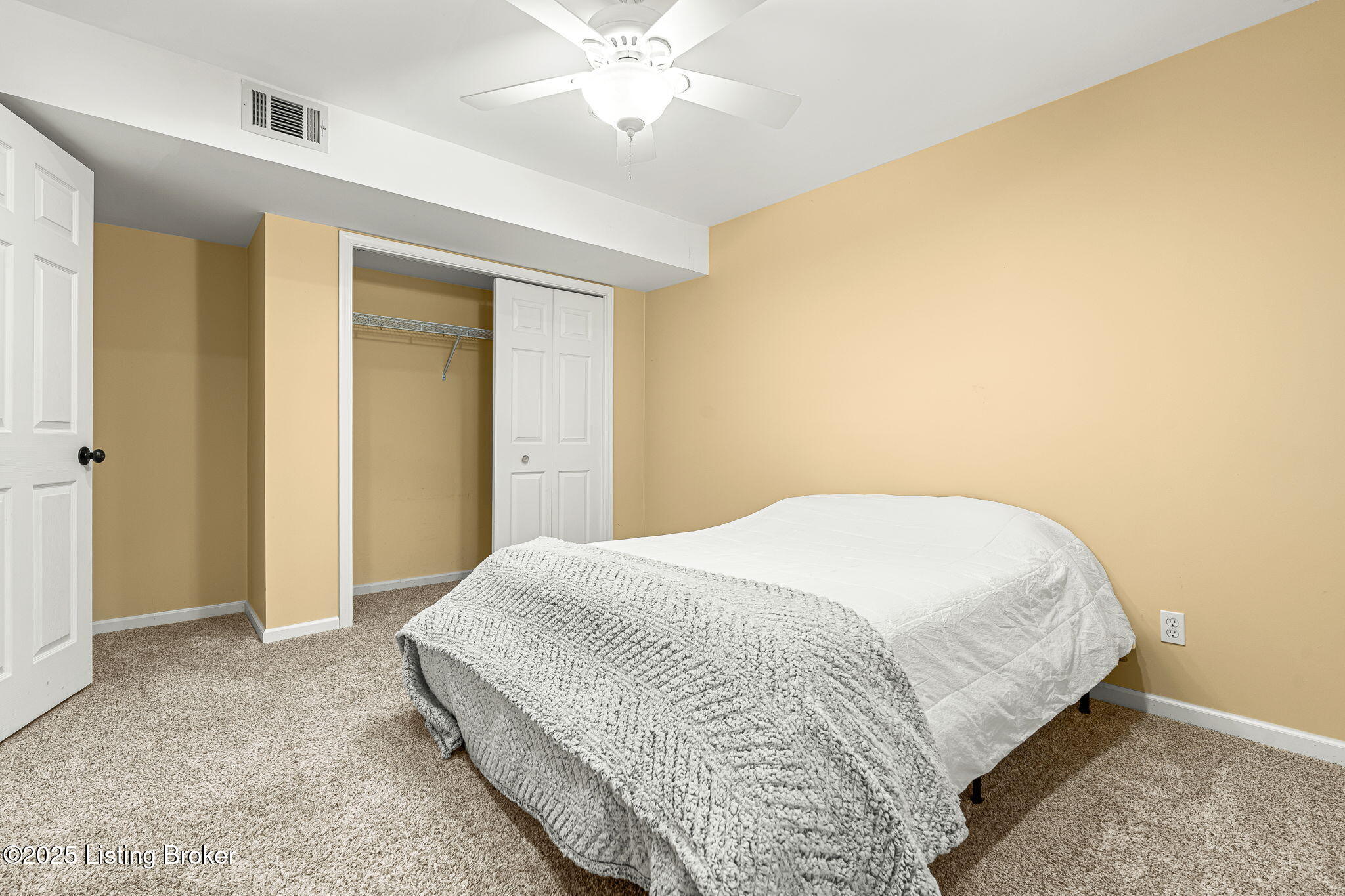 10117 Springhurst Gardens Cir, Louisville, Kentucky image 42