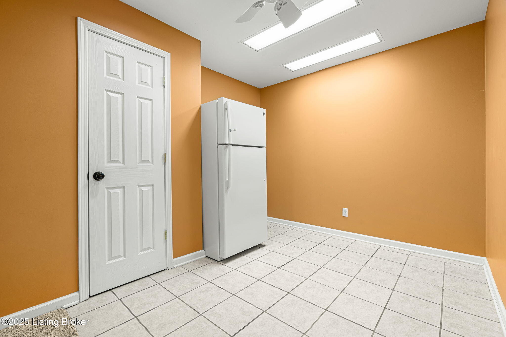 10117 Springhurst Gardens Cir, Louisville, Kentucky image 36