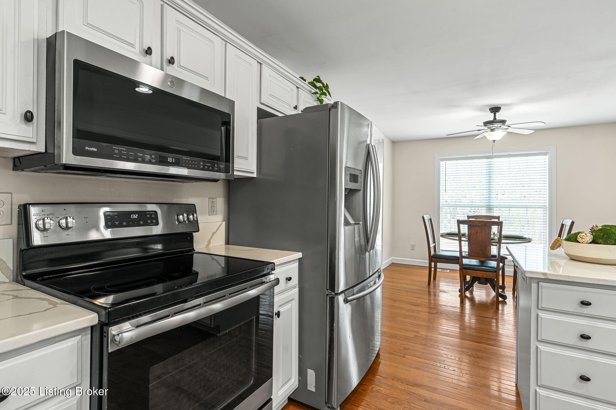 10117 Springhurst Gardens Cir, Louisville, Kentucky image 13