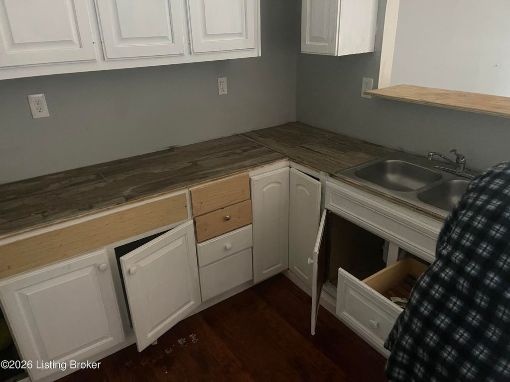 Photo of 2506 Howard St, Louisville, KY 40211 (MLS # 1706805)